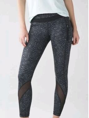 Lululemon Tight Stuff Tight II Mesh Samba Snake Battleship Black Leggings Size 8
